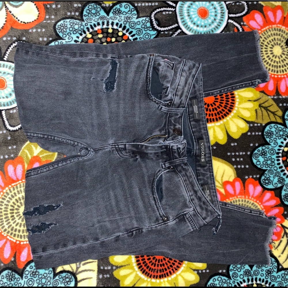 black ripped skinny jeans